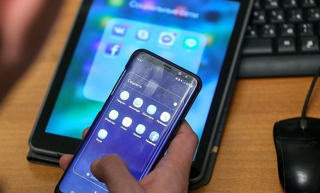 Госдума приняла закон о предустановке российских приложений на смартфоны